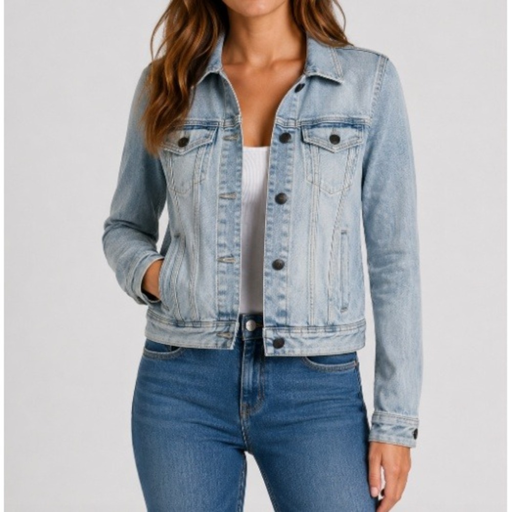 American‎ Eagle Outfitters Light Wash Jean Jacket (Bleached/Distressed)